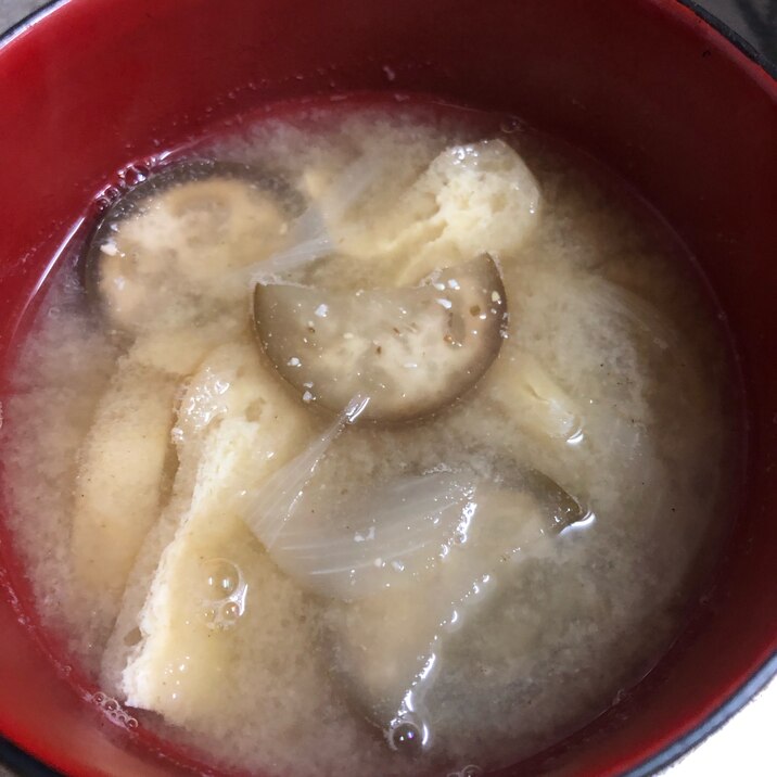 茄子と玉ねぎ油揚げのお味噌汁